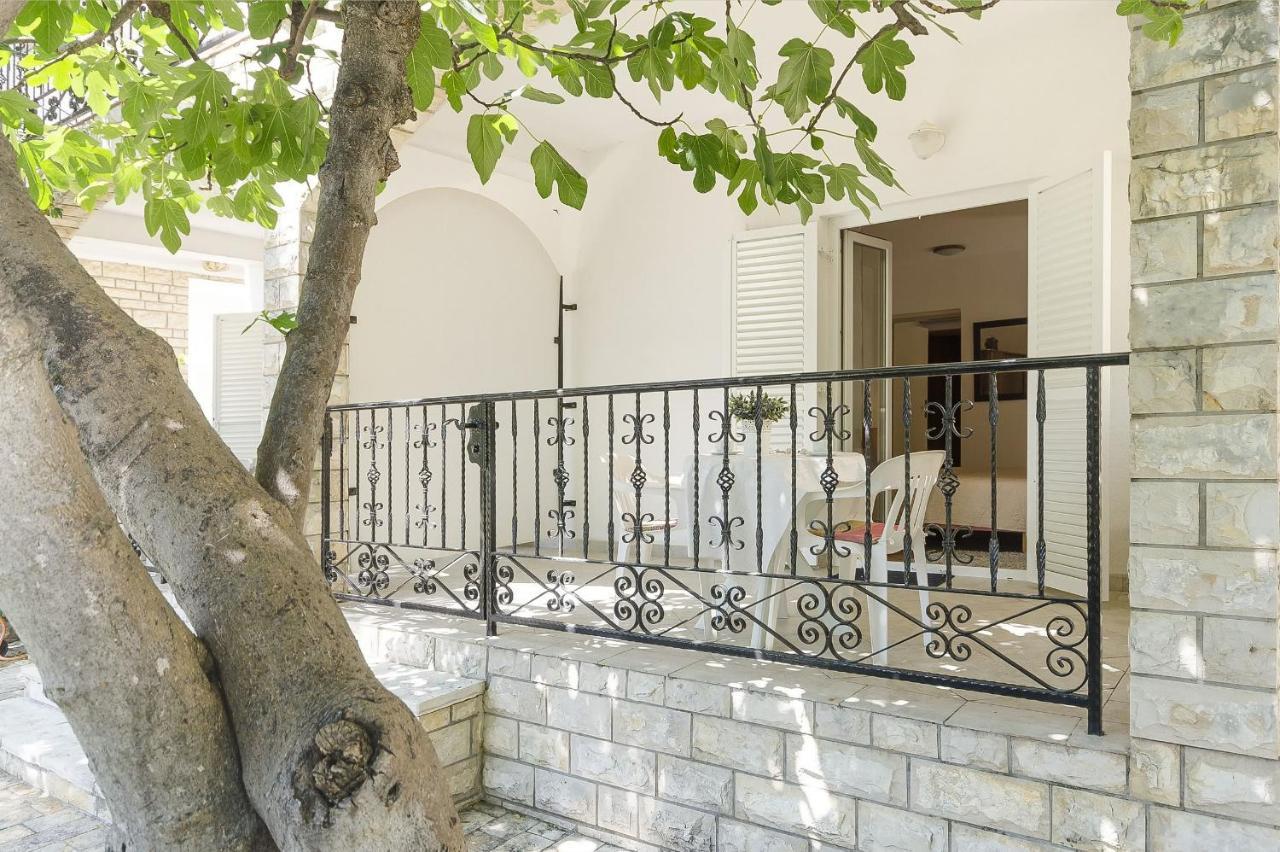 Apartments Karolina โวดีเซ ภายนอก รูปภาพ